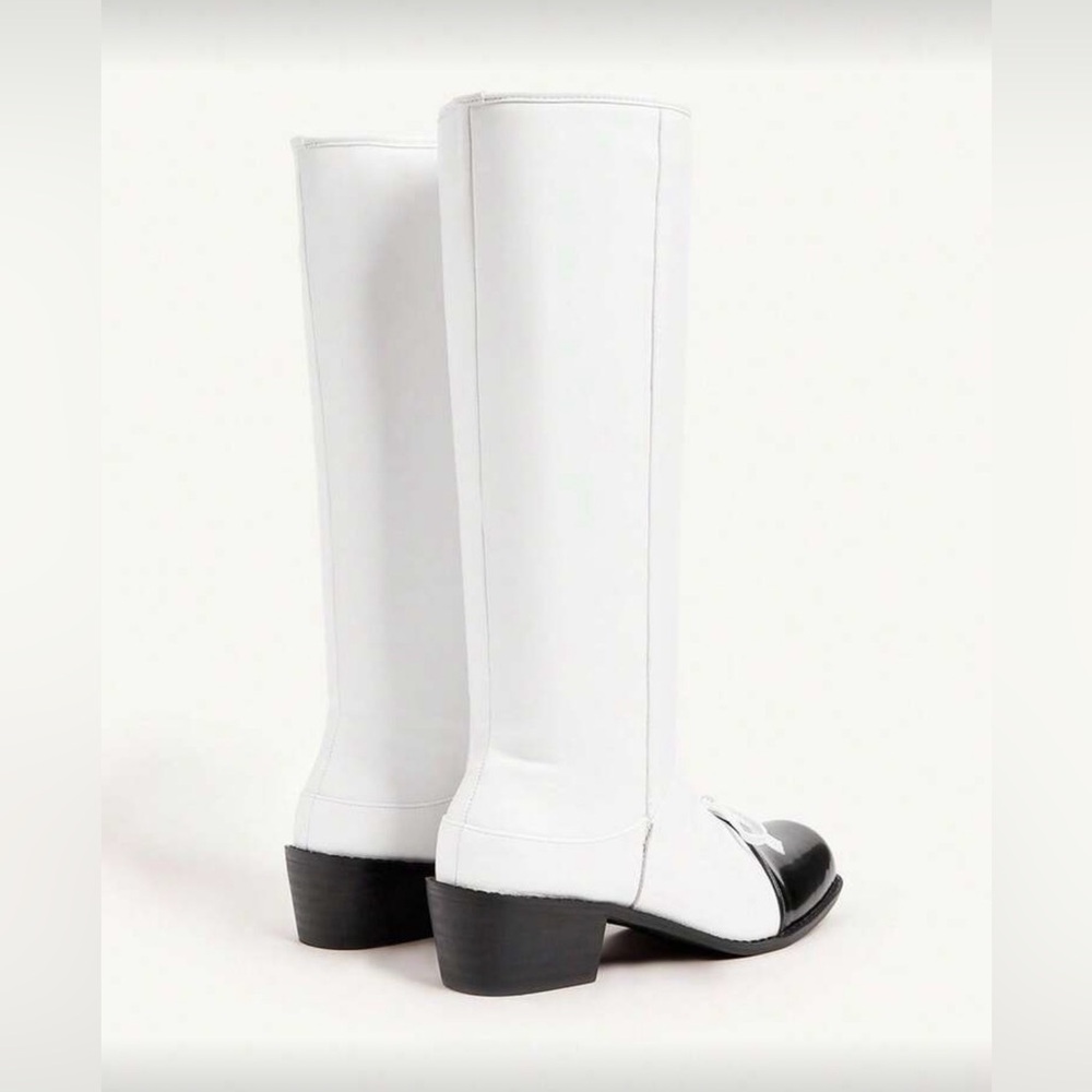 Stylish White and Black Knee-High Boots - Picture 4 of 6